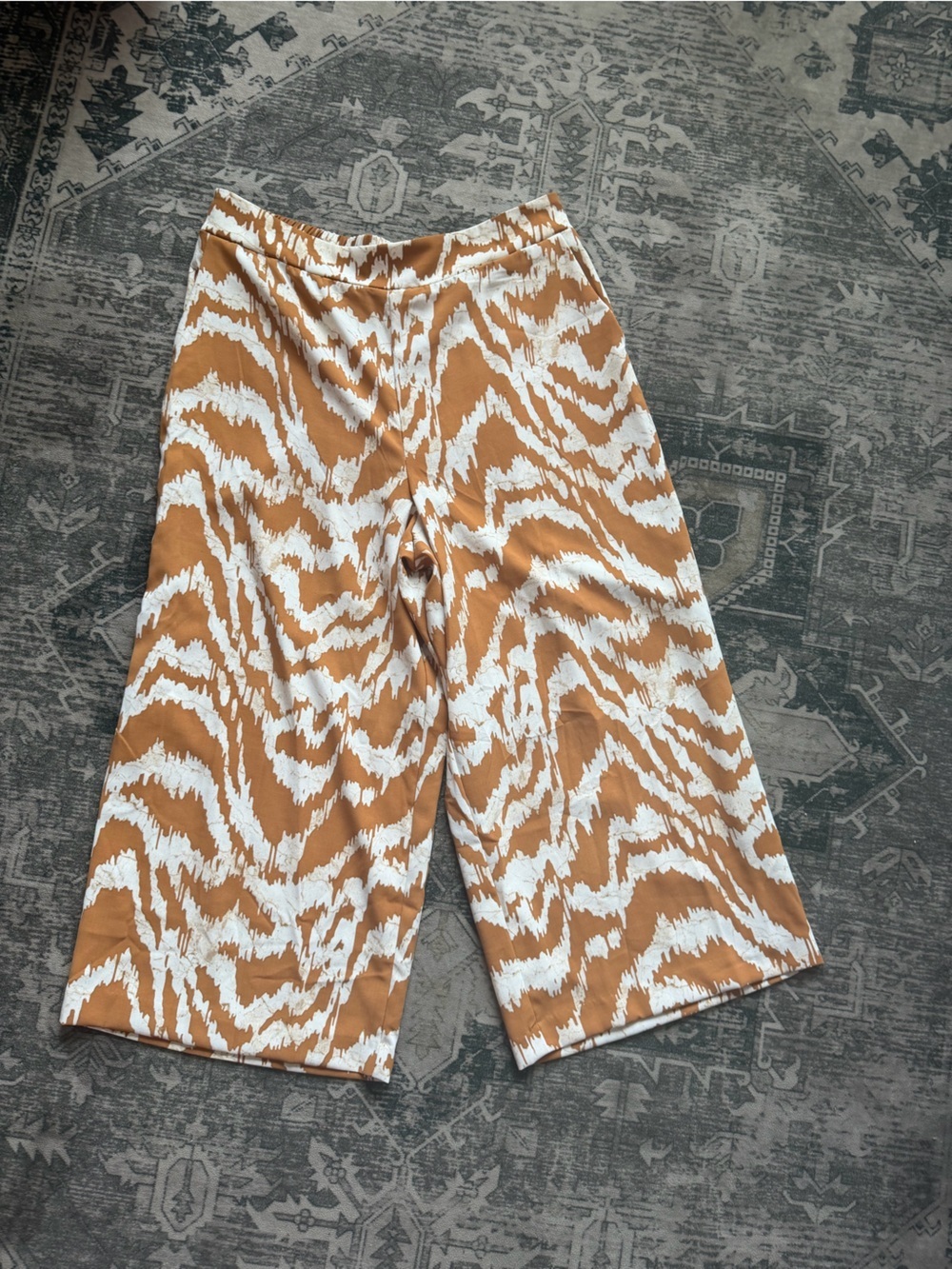 Nine West women’s flowy cropped wide leg pants tan white size XL